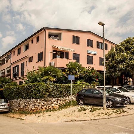 Apartments Romano Ровин Екстериор снимка