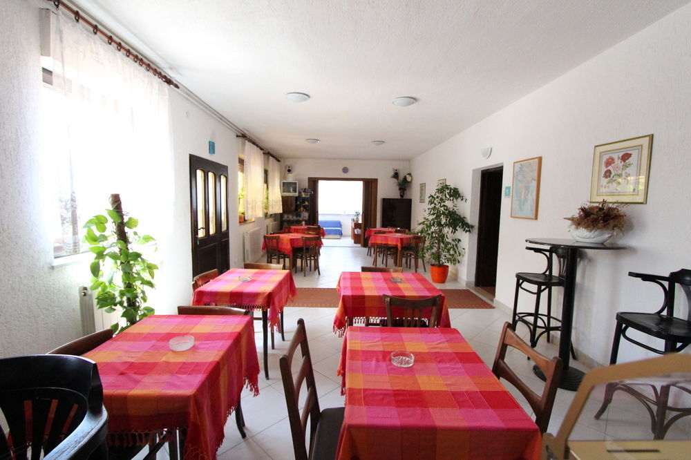 Apartments Romano Ровин Екстериор снимка