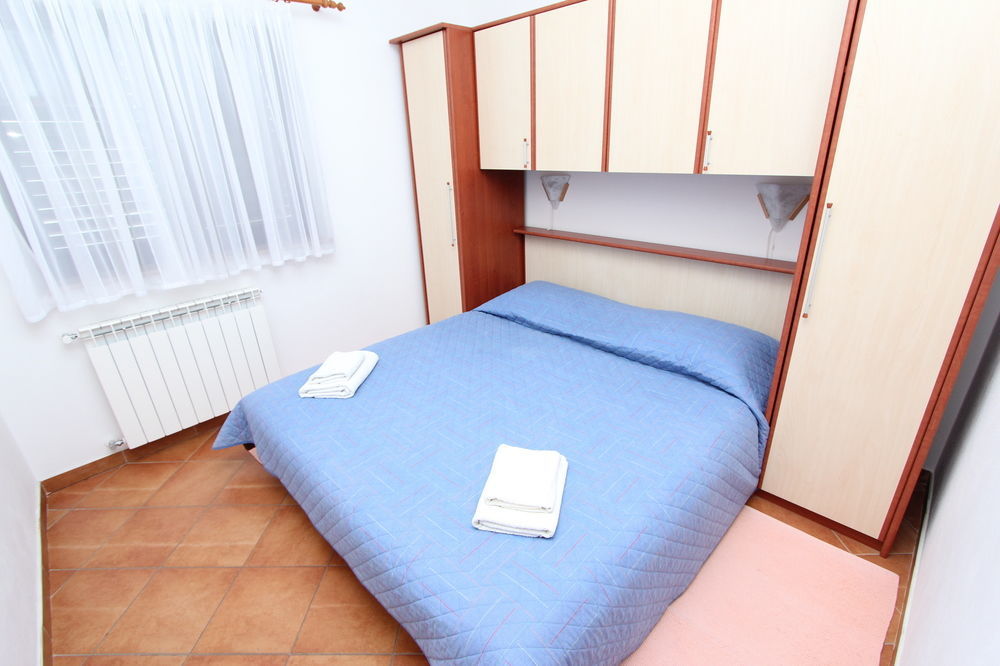 Apartments Romano Ровин Екстериор снимка