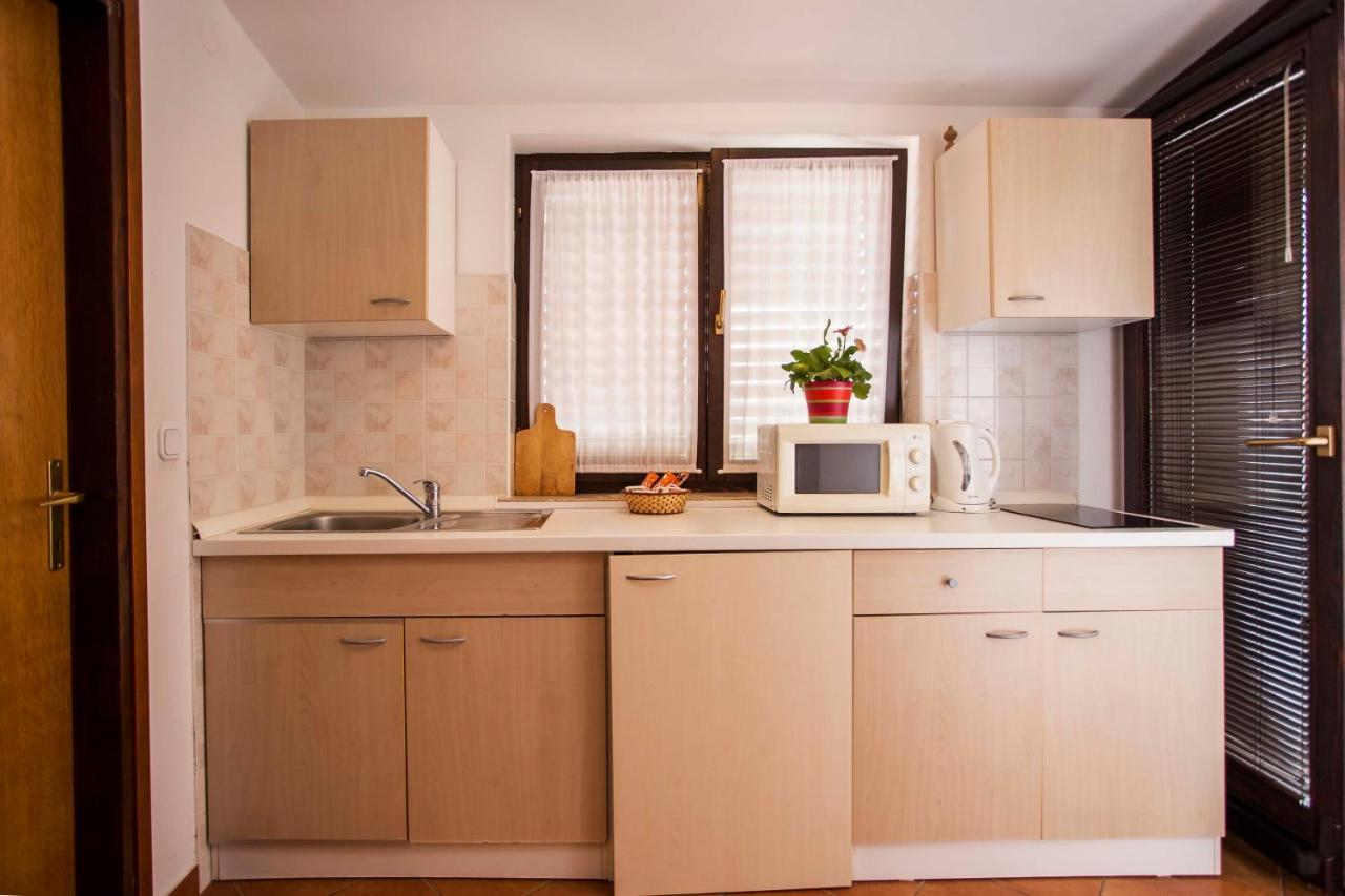 Apartments Romano Ровин Екстериор снимка