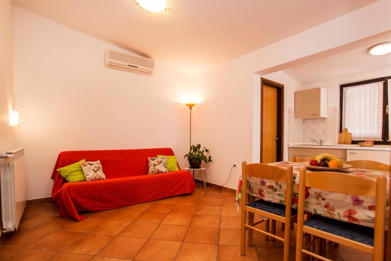 Apartments Romano Ровин Екстериор снимка