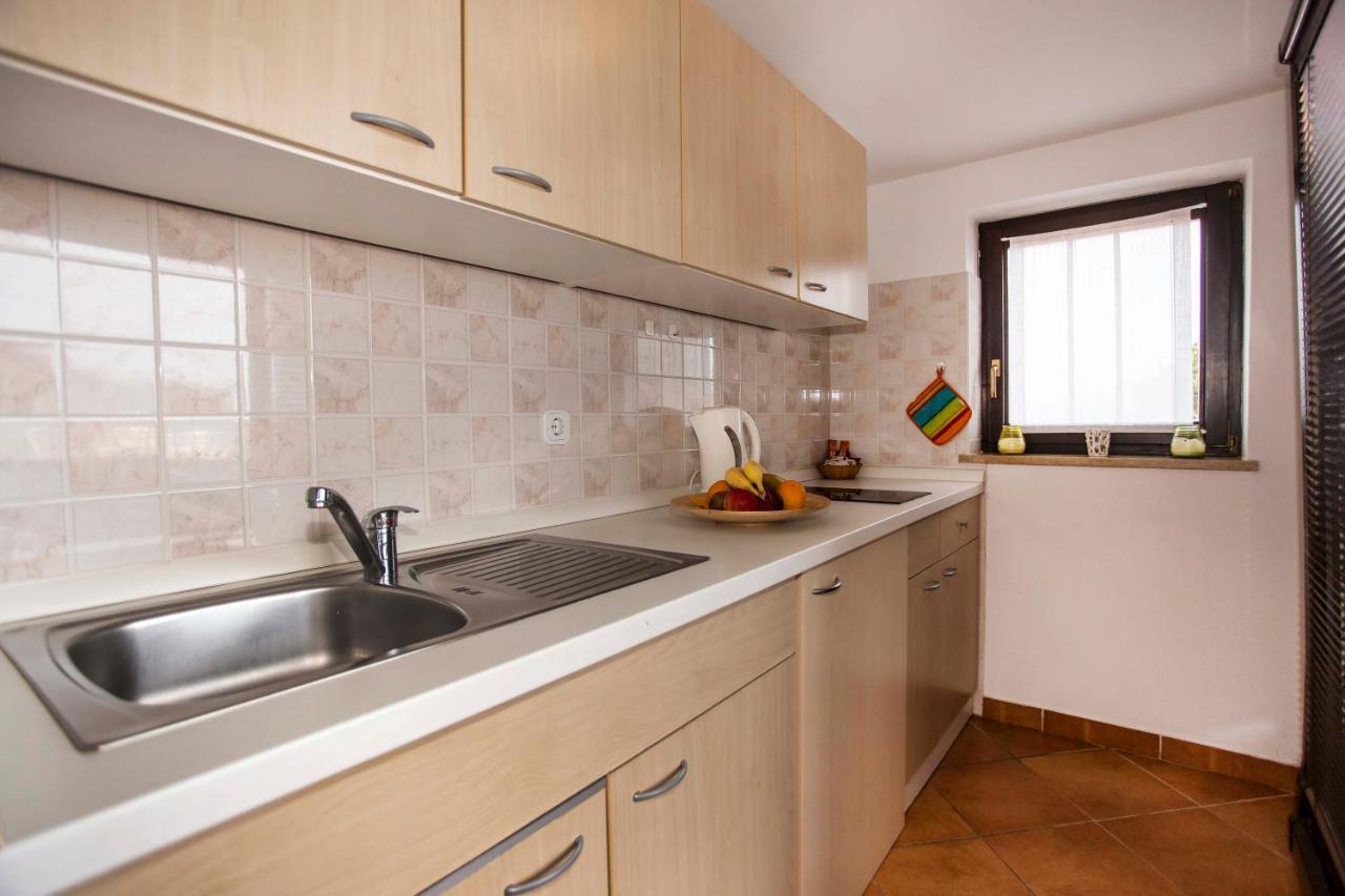 Apartments Romano Ровин Екстериор снимка