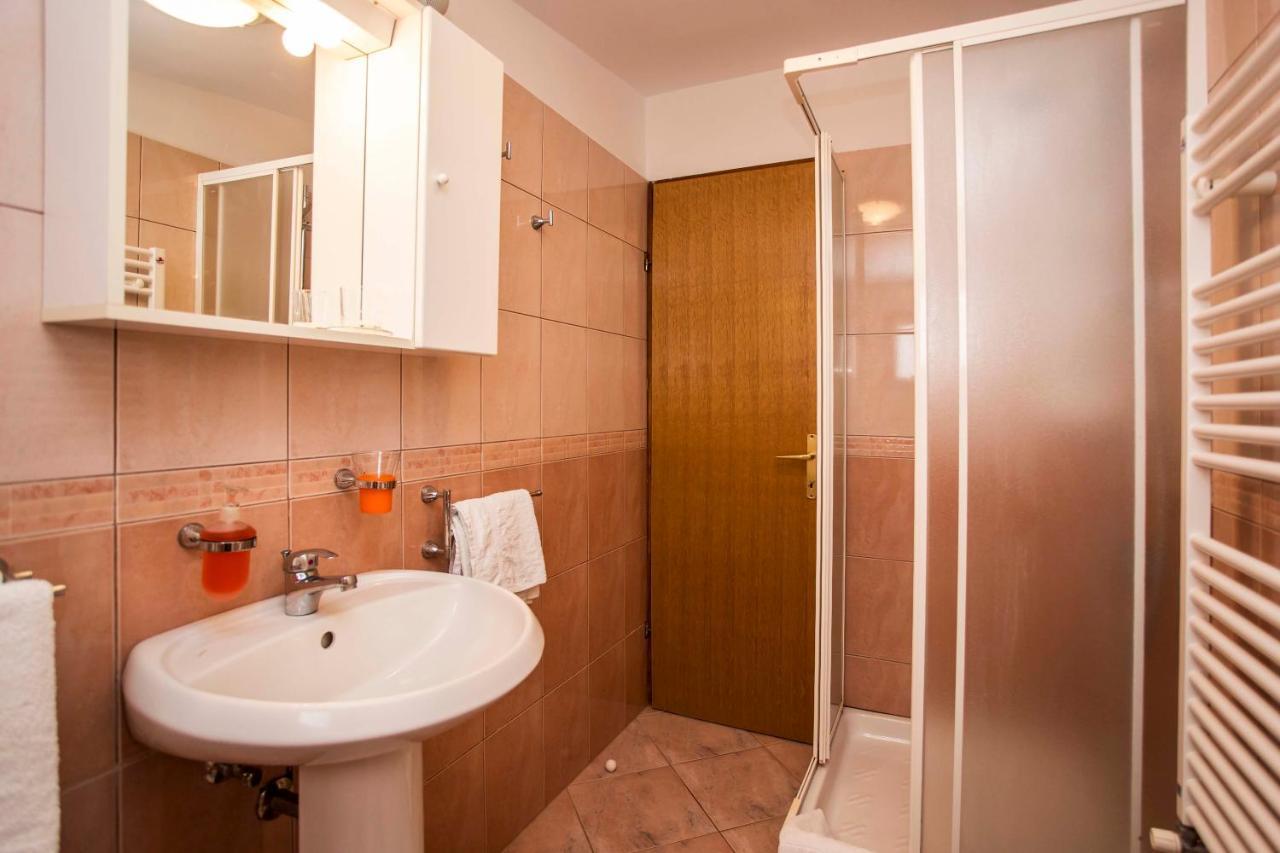 Apartments Romano Ровин Екстериор снимка