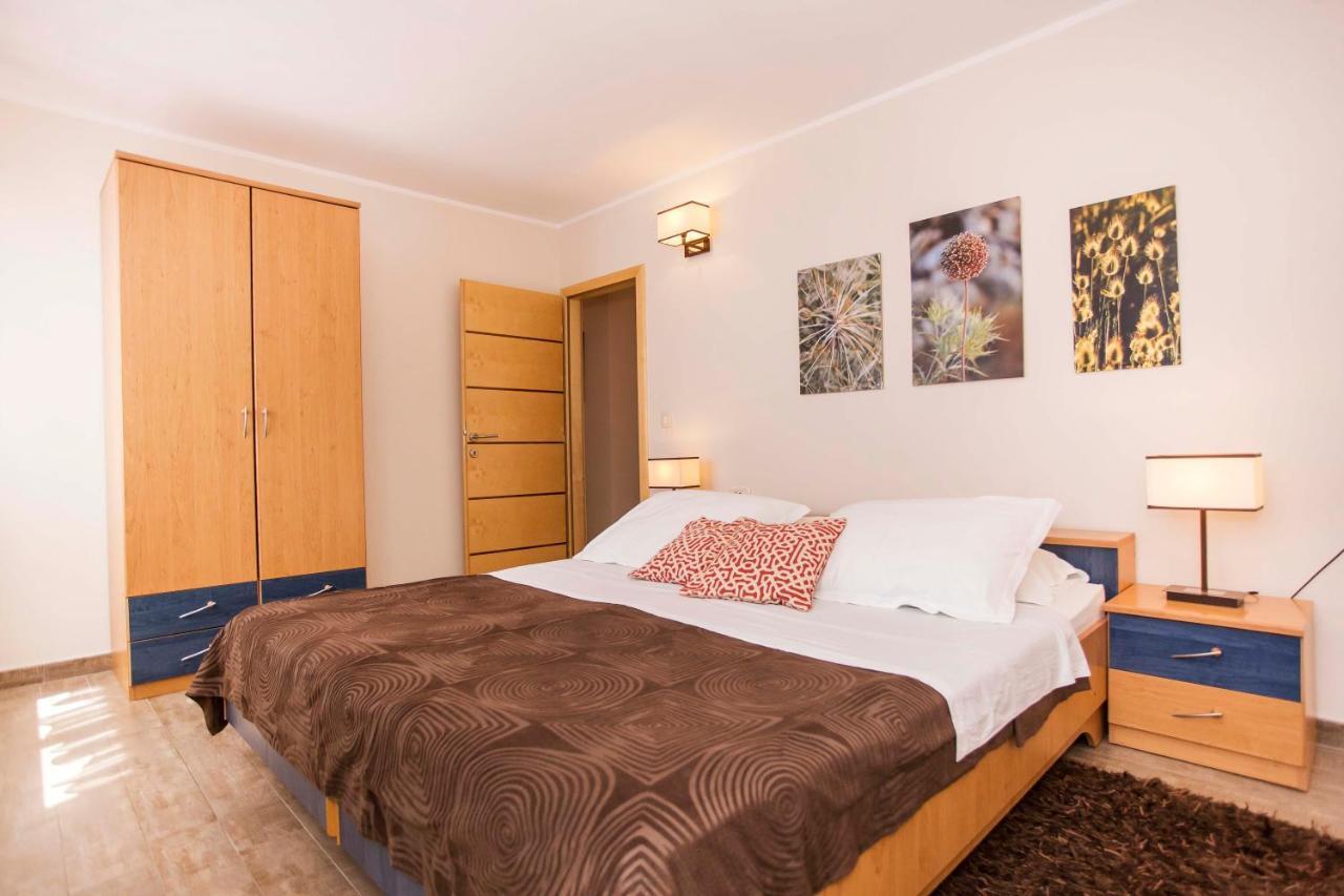 Apartments Romano Ровин Екстериор снимка