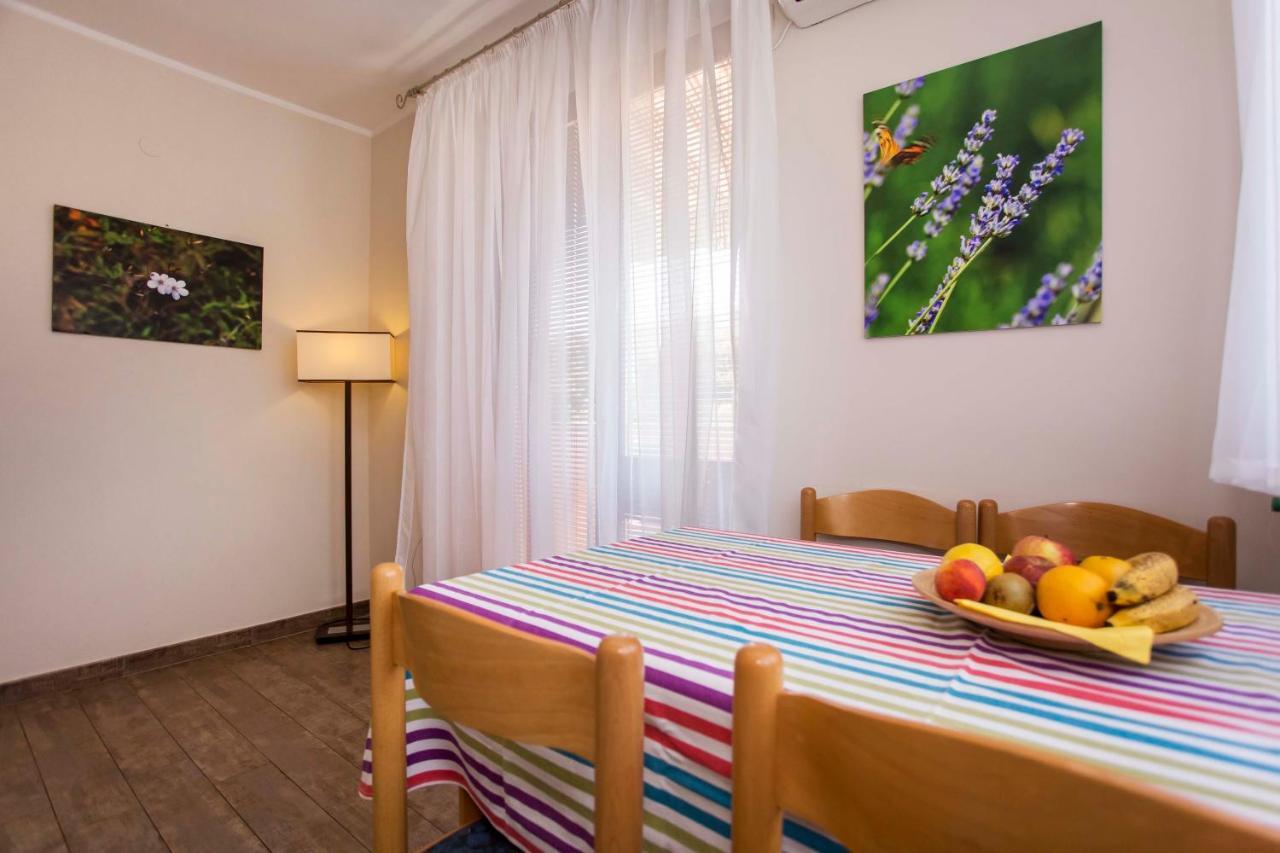Apartments Romano Ровин Екстериор снимка