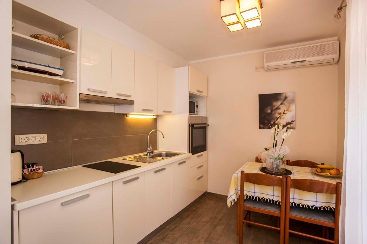 Apartments Romano Ровин Екстериор снимка