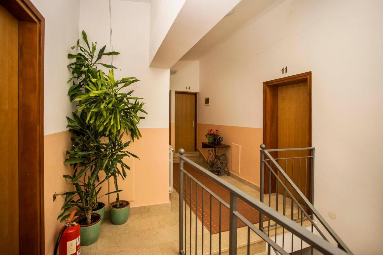 Apartments Romano Ровин Екстериор снимка